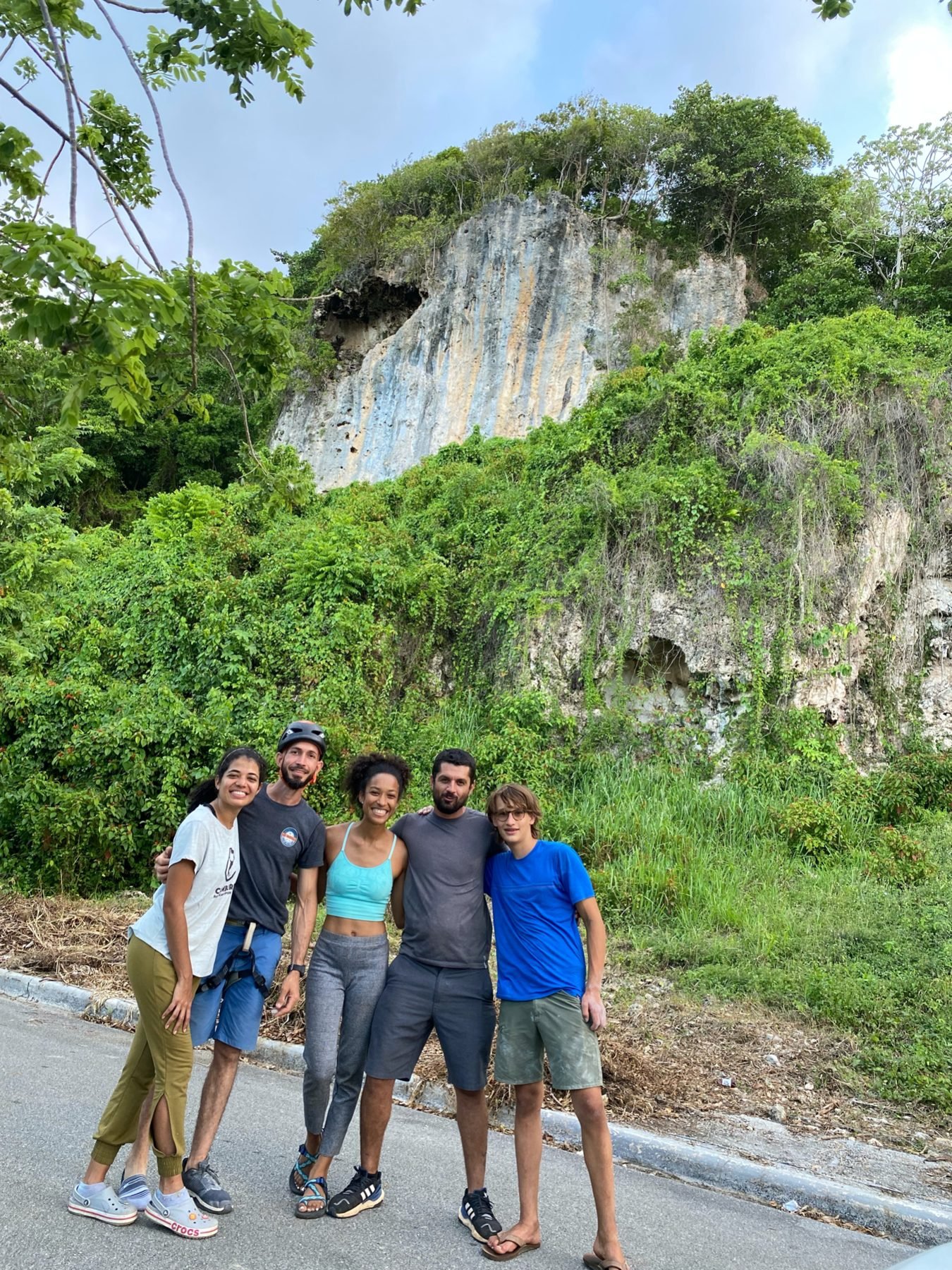 Equipo del proyecto THE City frente al sector, julio 2022